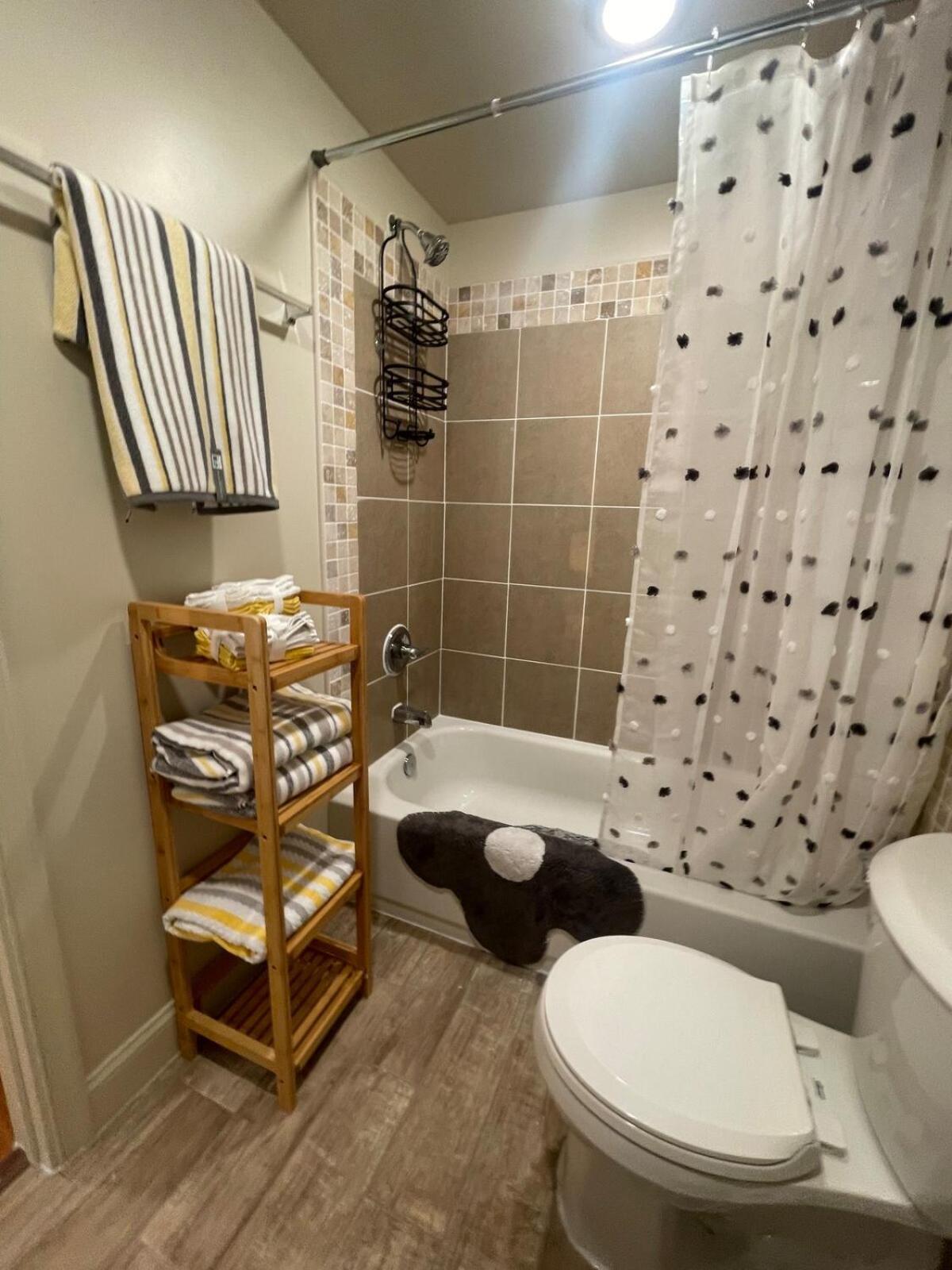 Chic 4 Bedroom 2ba In Se Dc Apartment