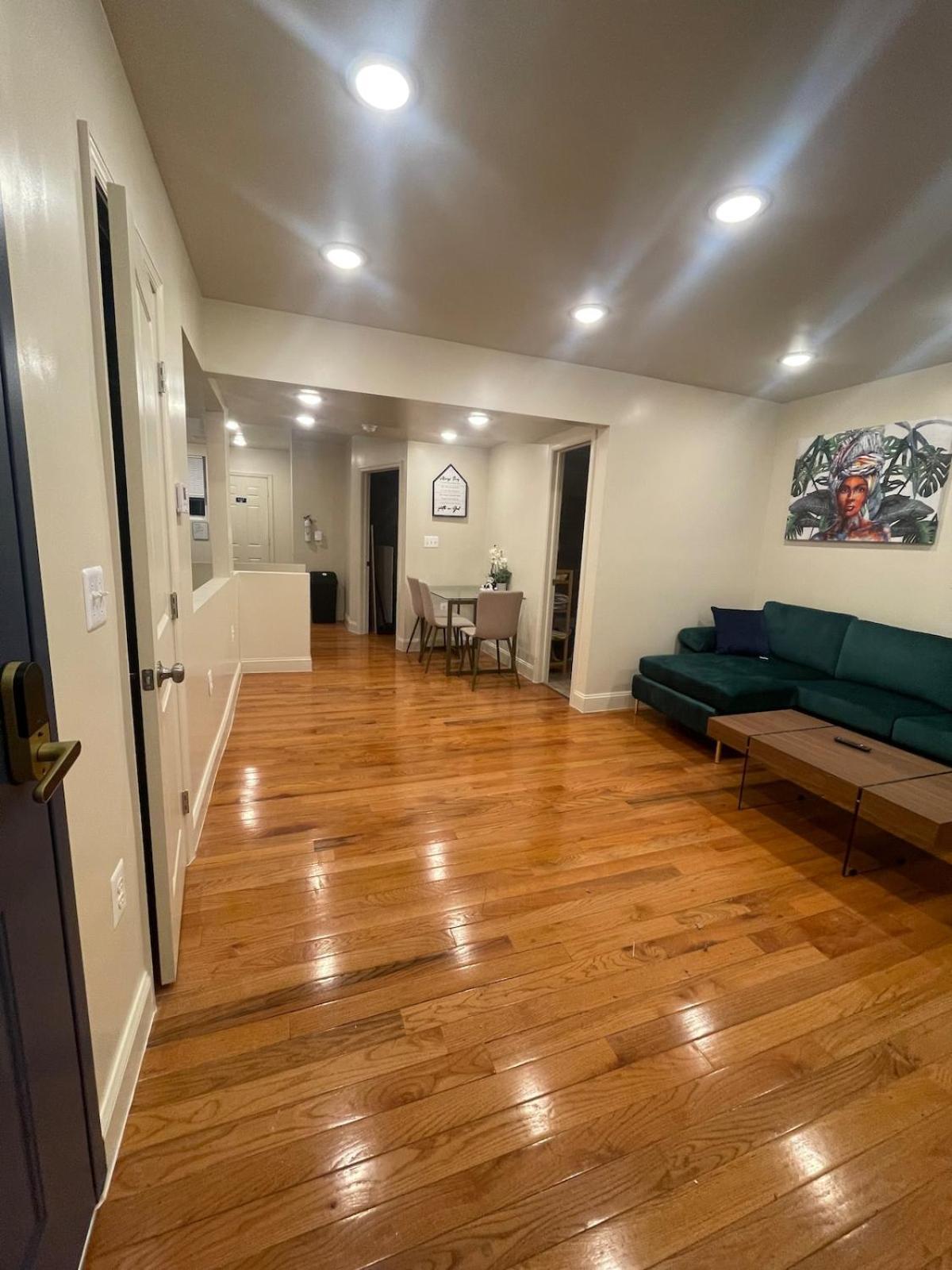 Apartment Chic 4 Bedroom 2ba In Se Dc